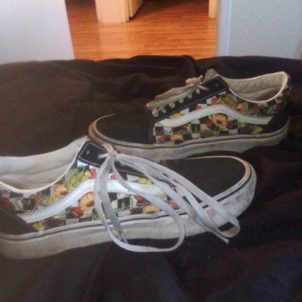 Vans flower stitched